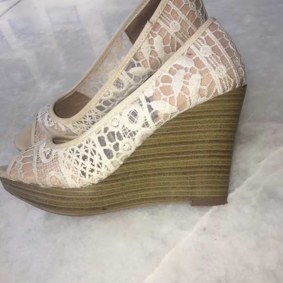 American Eagle Wedges - Picture 2 of 5